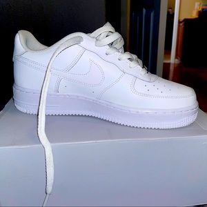 7Y Nike Air Force 1s